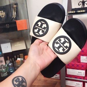 Tory Burch slide sandal size 6